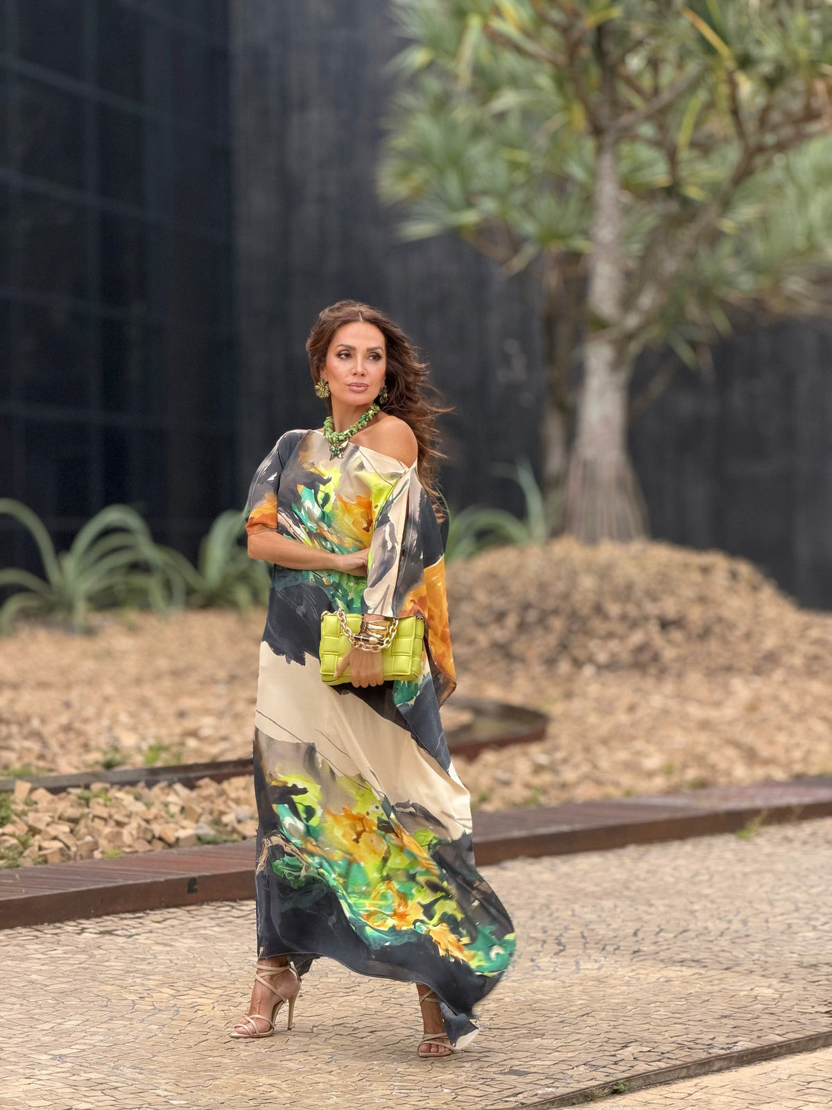 Vestido Kaftan Longo Feminino Estampa Pinceladas Azul Turquesa Coral EZILDINHA