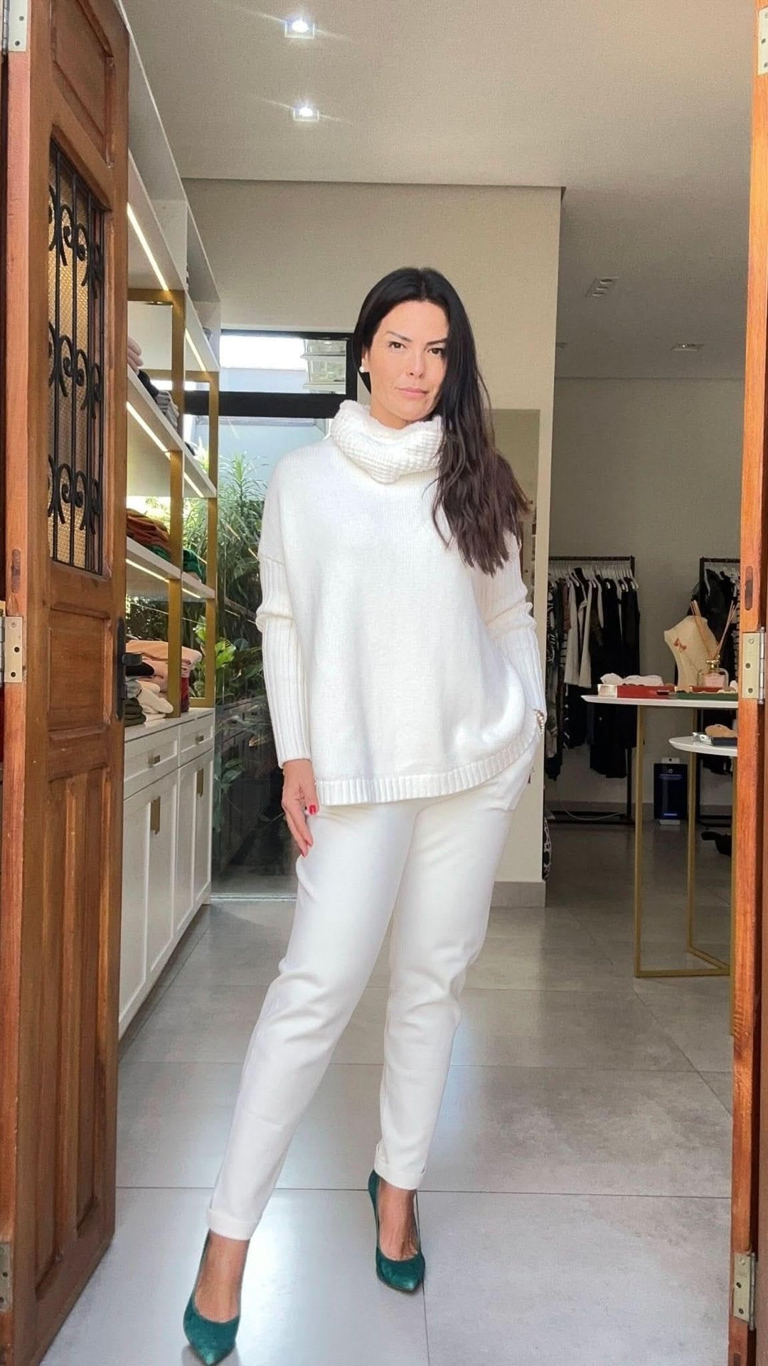 Blusa Essen Com Gola Off White Ambicione By AnselmiAmbicione by ALSELMIThe Boutique