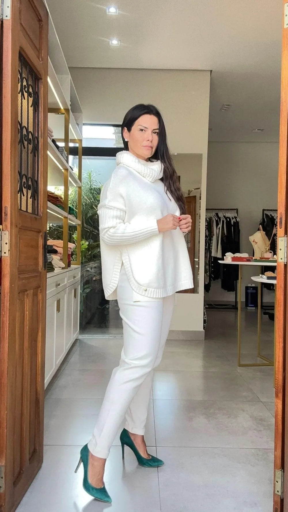 Blusa Essen Com Gola Off White Ambicione By AnselmiAmbicione by ALSELMIThe Boutique