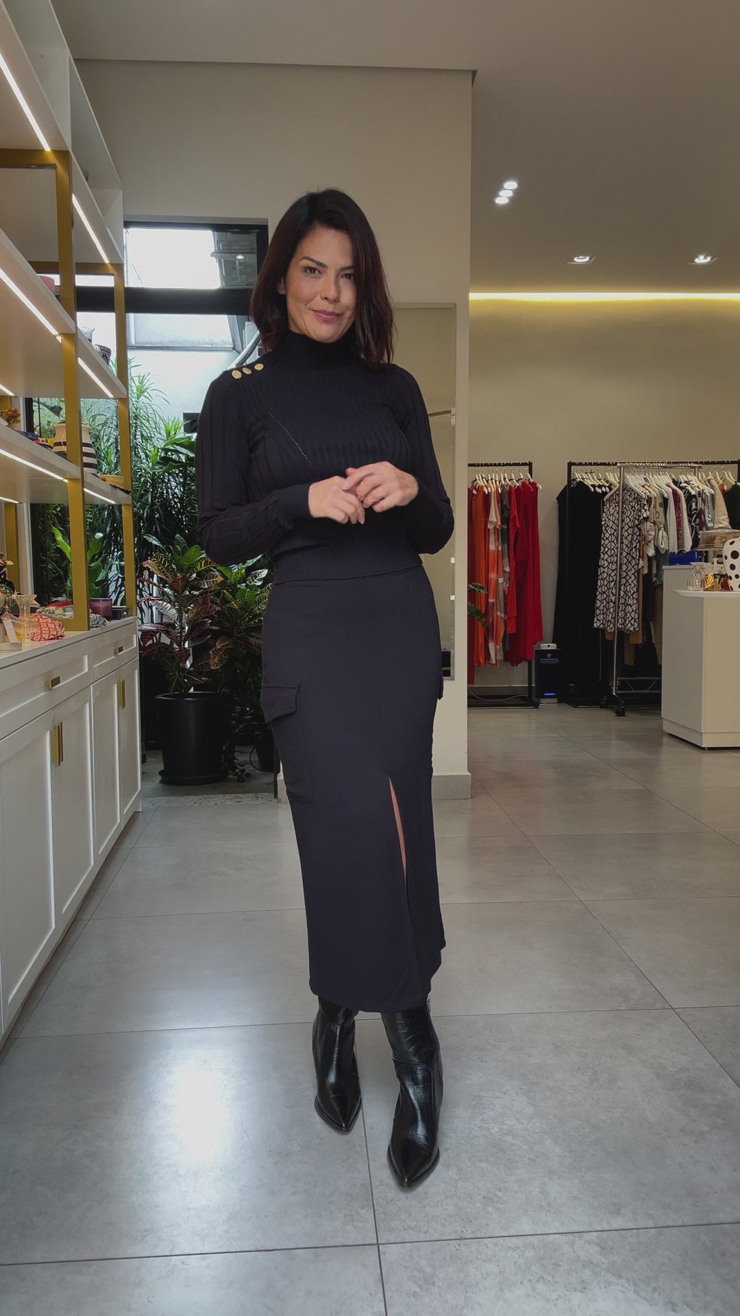 Blusa Manga Longa com Gola Chaminé Preta Anselmi